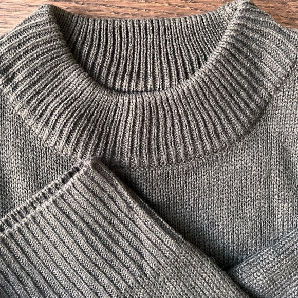 Mock neck knit sweater - Picture 2 of 3